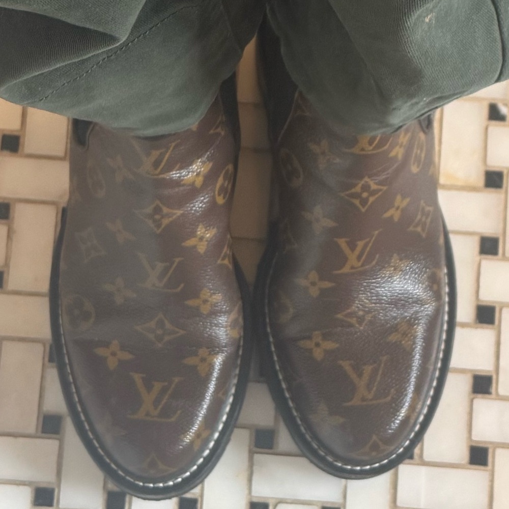 Louis Vuitton Laureate Chelsea Boots Monogram – 39/8.5 RARE & Discontinued 🦄 - Picture 9 of 9